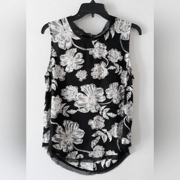 Who What Wear Tops - Who What Wear Floral Blouse